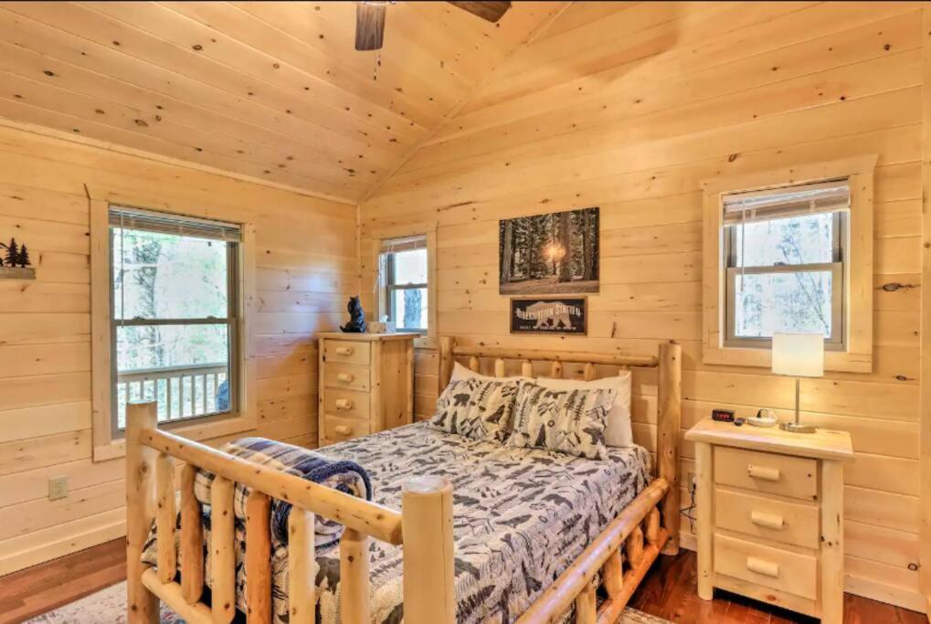 New Serene, Fun & Comfy Cabin- Covered Deck, Grill, Arcade Murphy Exterior foto